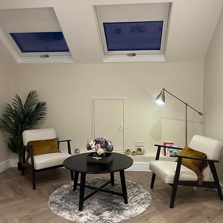 Attic Room In Citywest Дублин Экстерьер фото